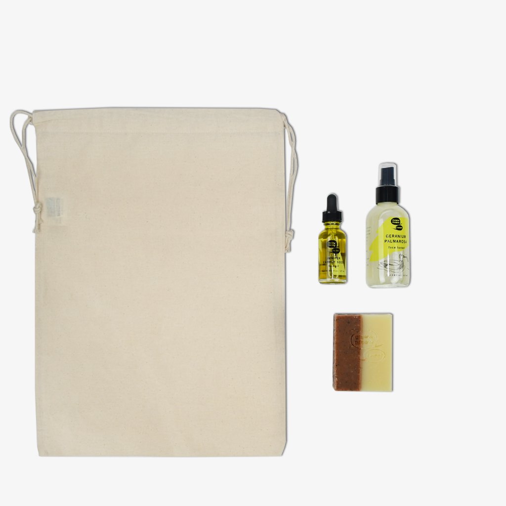 Are you new to green beauty? Well, here is a list of green beauty gift ideas for any beginner of the ethical lifestyle. We've highlighted the ethics each gift and tell you which cruelty-free ingredients and earth-friendly ingredients are worth looking for. Whether you want vegan beauty gifts, beauty gifts for acne, makeup gifts, or even customizable beauty gifts - there is an eco-conscious option in this list! #greenbeauty #ethicalbeauty #ecofriendly